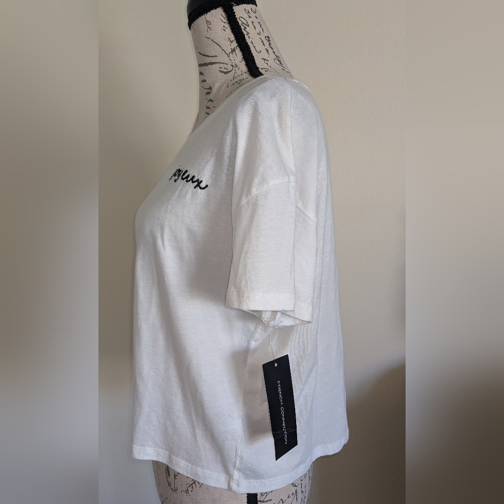 NWT FRENCH CONNECTION White Cotton T Shirt Joyeux SIZE MEDIUM - Picture 4 of 6